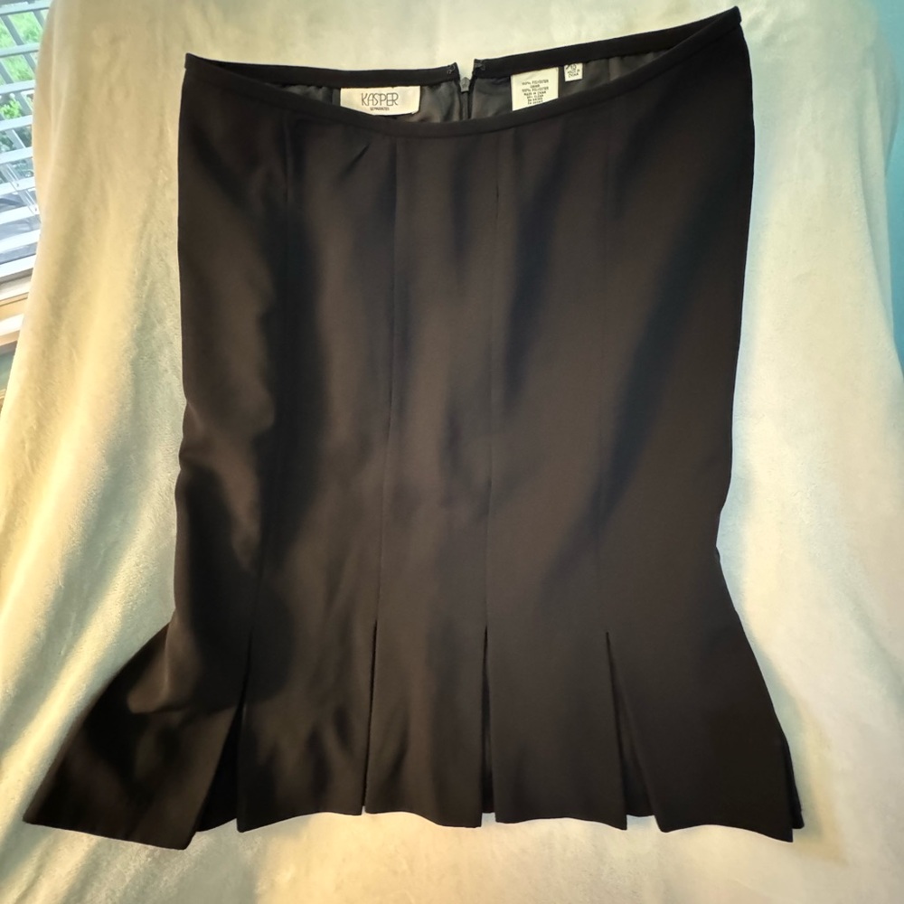 Kasper Separates Bottom Pleated Suit Skirt Women’s 10 Black Lined EUC